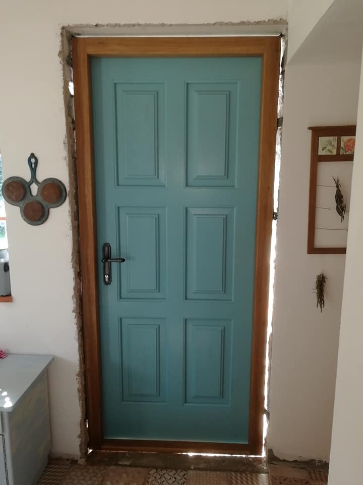 Dveře vchodové modrá